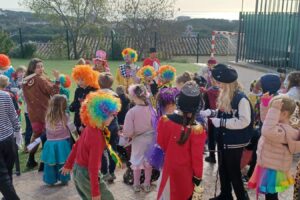 Carnival celebration and solidarity at the White Run