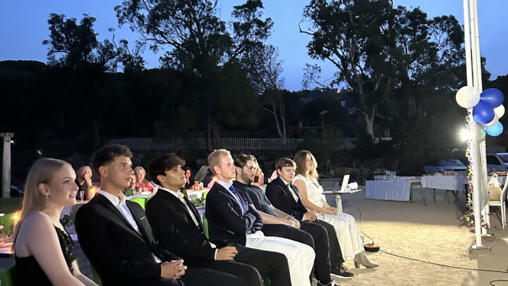 Year 13 se gradúa – Una despedida, una celebración y un nuevo comienzo