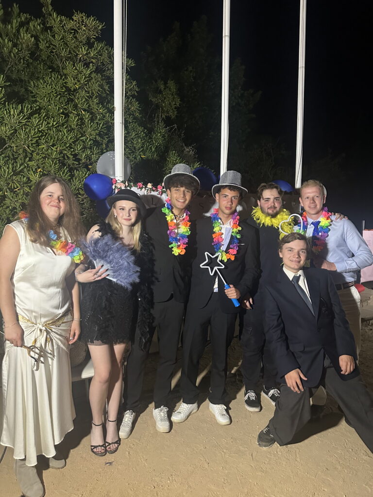 alumnos en la graduacion